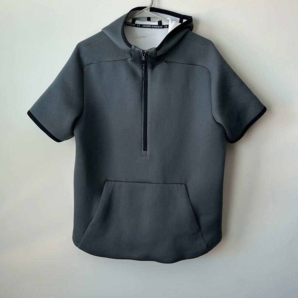 Short sleeve shirt that could be worn as a jacket